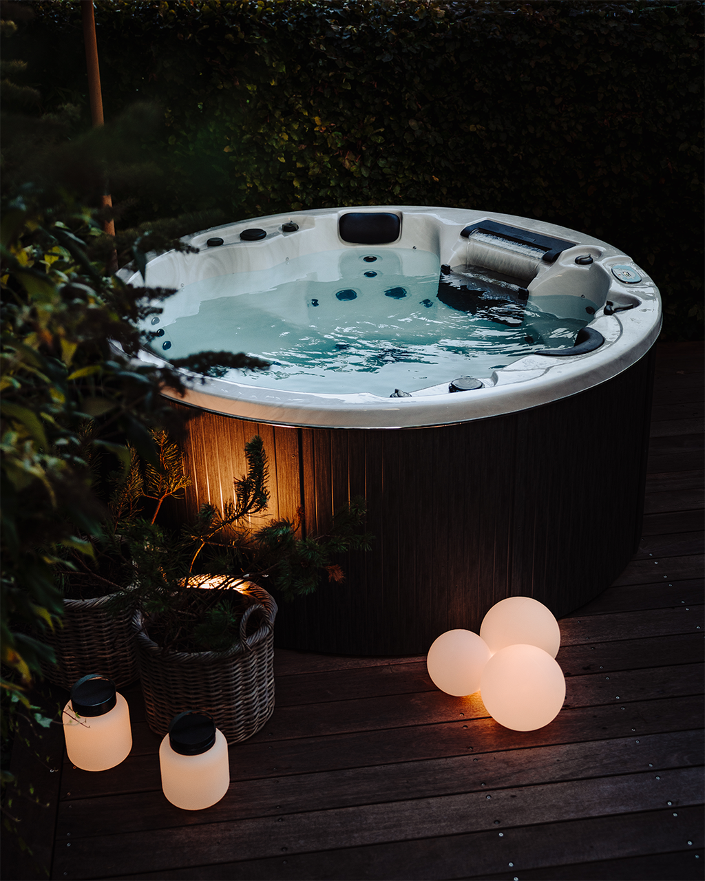 Model Circle Lux